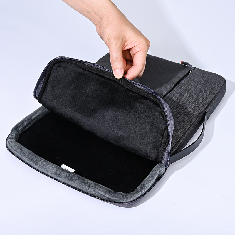 Tainuo Oem Business Briefcase Protective Zipper Closure Felt Laptop Bag With Leather Handle